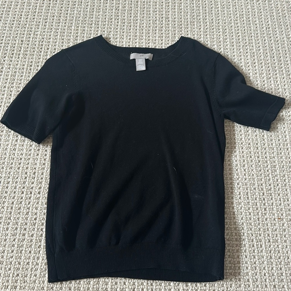 H & M women’s black top